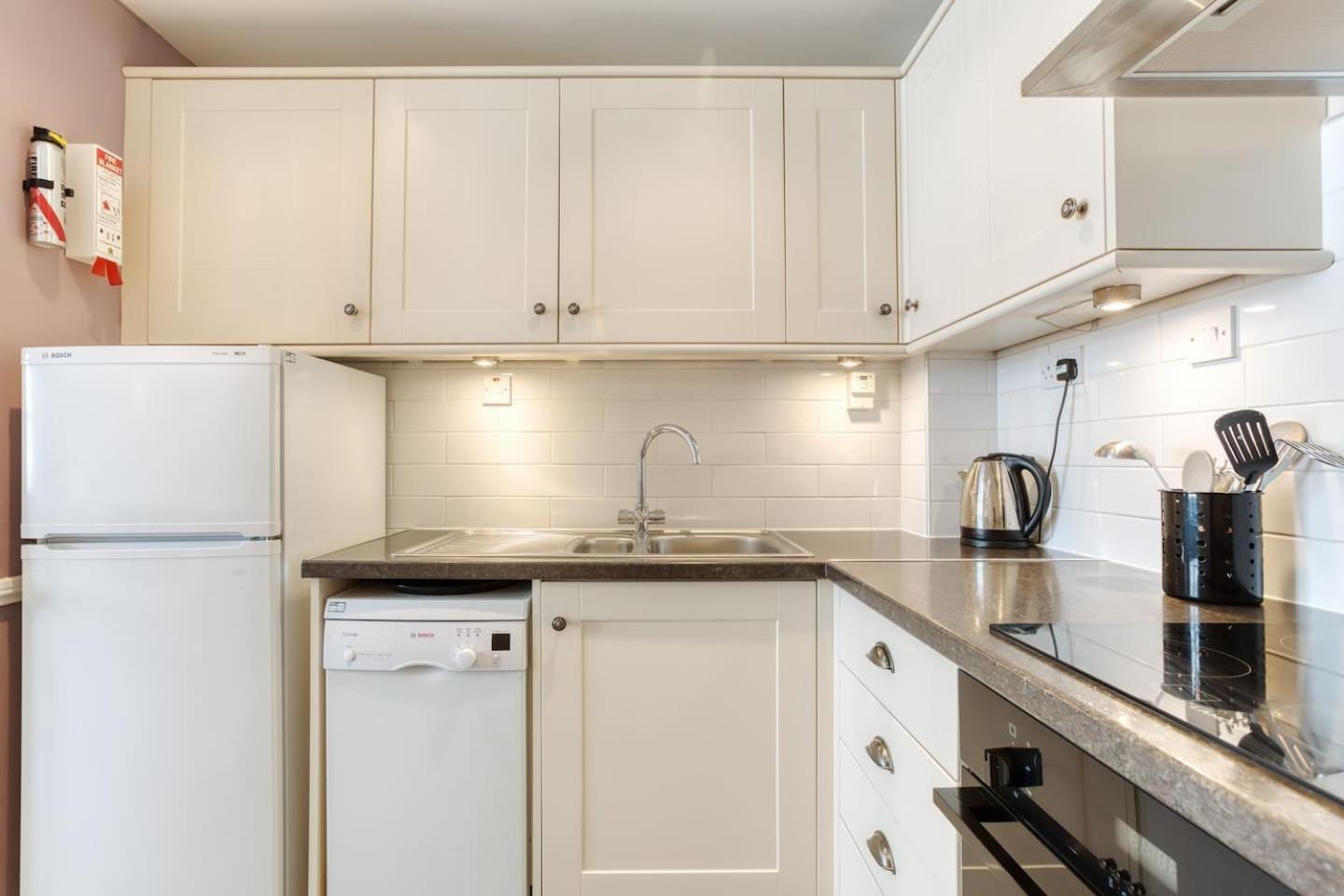 West Port - 2Br In The Heart Of The Old Town Just Off The Grassmarket Эдинбург Экстерьер фото