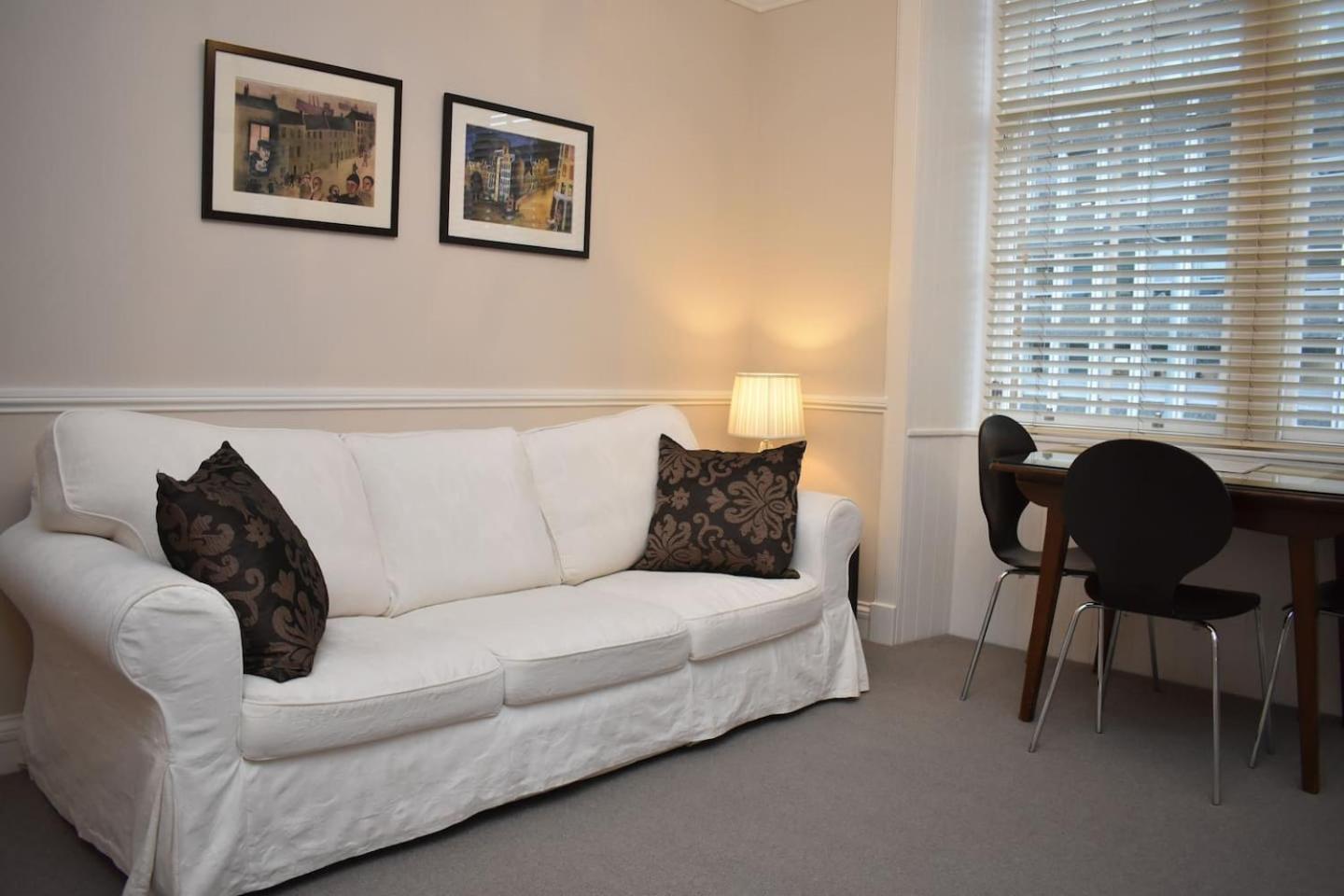 West Port - 2Br In The Heart Of The Old Town Just Off The Grassmarket Эдинбург Экстерьер фото